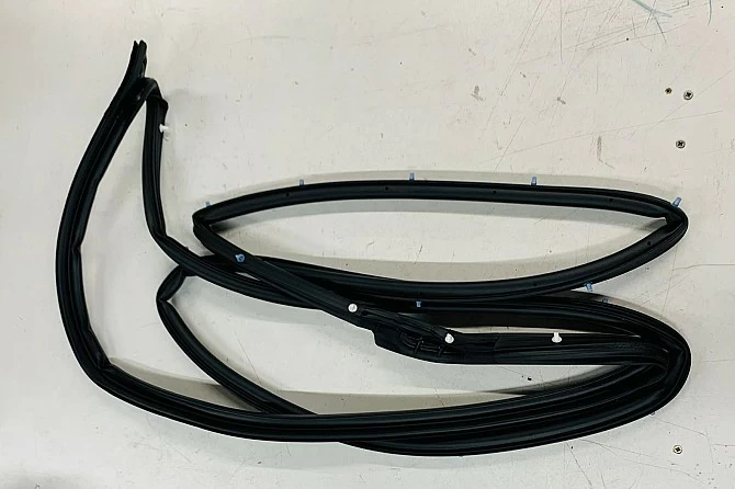 GOMA AISLANTE DE PUERTA DERECHA