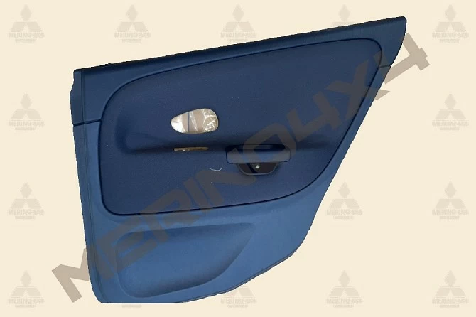 REVESTIMIENTO DE LA PUERTA TRASERA DERECHA