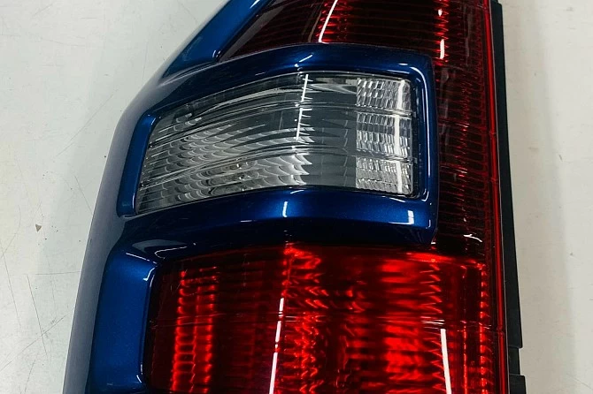 PILOTO TRASERO IZQUIERDO V60