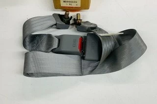 CINTUR�N DE SEGURIDAD SEGUNDO ASIENTO