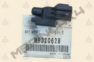 SENSOR DE TEMPERATURA DEL CONDENSADOR DEL A/C