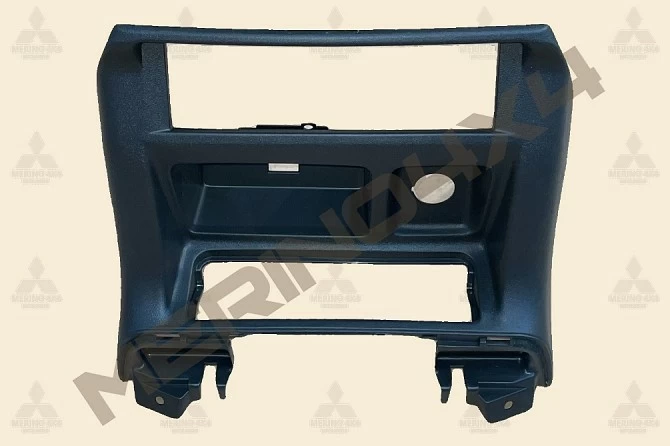 MOLDURA O PANEL INFERIOR DE LA CONSOLA CENTRAL