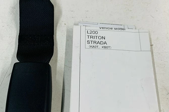 ENGANCHE CINTURON TRASERO CENTRAL DERECHO