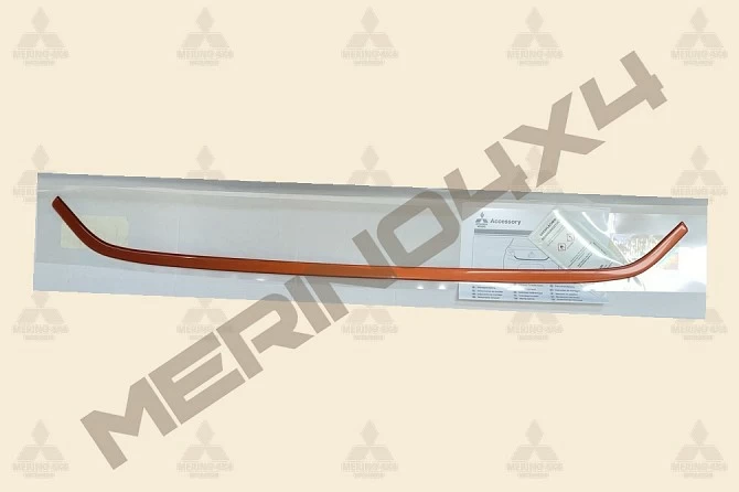 EMBELLECEDOR DE PUERTA DEL MALETERO