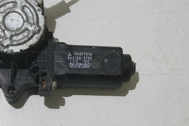 ELEVALUNAS ELECTRICO DELANTERO DERECHO ORIGINAL MITSUBISHI 2 G. (ARTICULO RECUPERADO) MB517476