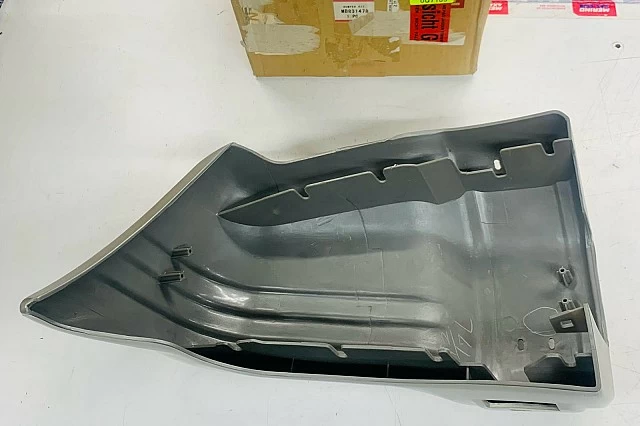 PUNTERA DERECHA PARACHOQUES DELANTERO GLS