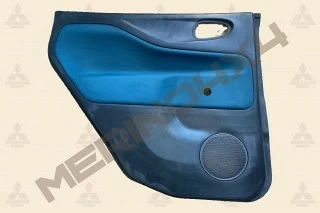 MOLDURA DE LA PUERTA TRASERA IZQUIERDA