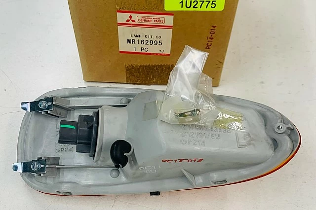 INTERMITENTE DELANTERO IZQUIERDO PARA 3000GT