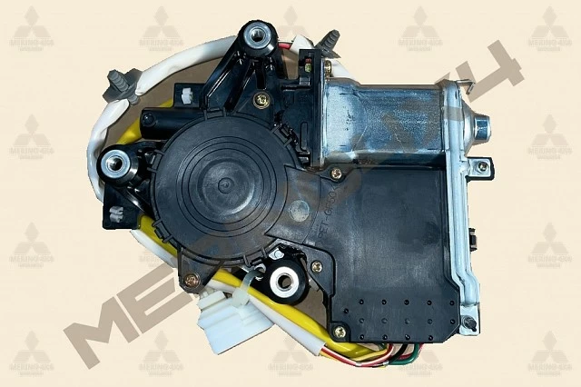 MOTOR DEL ELEVALUNAS EL�CTRICO