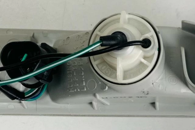 LUZ DE POSICION E INTERMITENTE DELANTERA DERECHA