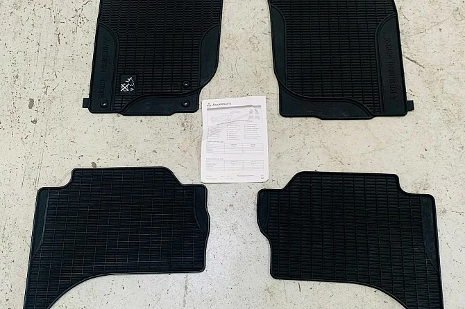 JUEGO DE ALFOMBRILLAS