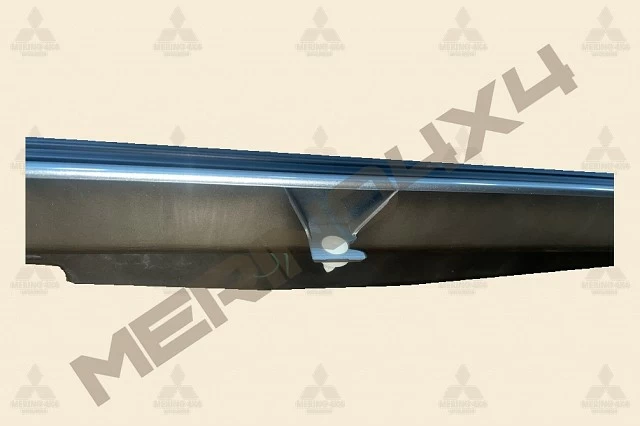 MOLDURA PARA EL ESTRIBO LATERAL IZQUIERDO