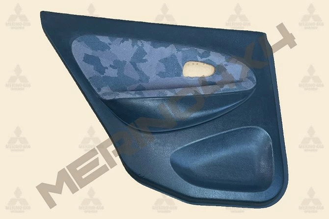 MOLDURA DE PUERTA TRASERA, LADO IZQUIERDO