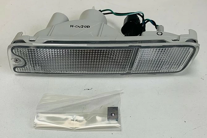 LUZ DE POSICION E INTERMITENTE DELANTERA IZQUIERDA