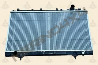 RADIADOR DE REFRIGERACI�N DEL MOTOR