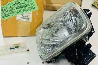 FARO DELANTERO DERECHO