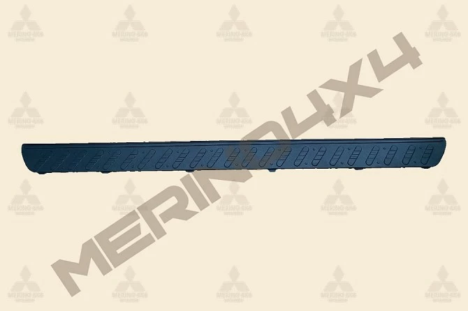 TAPA DE ESTRIBO LATERAL IZQUIERDO