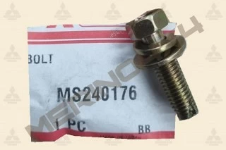 TORNILLO DEL PARACHOQUES DELANTERO