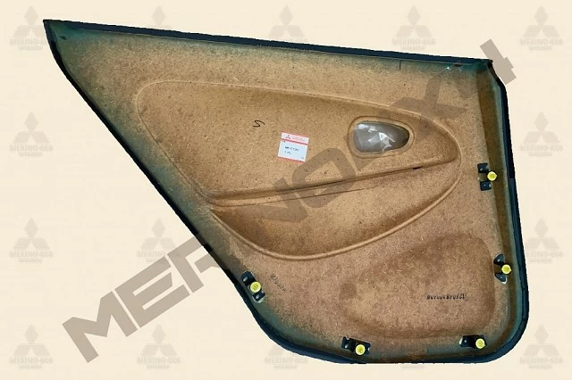 MOLDURA DE LA PUERTA TRASERA DERECHA