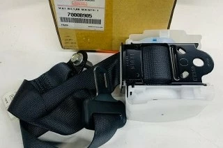 CINTUR�N DE SEGURIDAD ASIENTO TRASERO