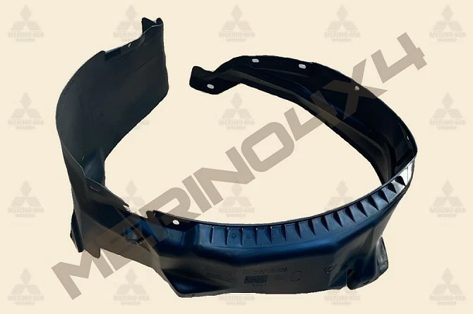 PASARUEDA DE PL�STICO INTERIOR DELANTERA