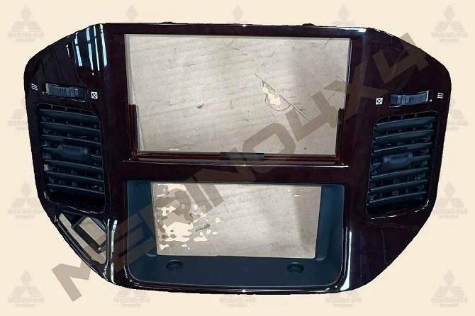 EMBELLECEDOR DEL PANEL CENTRAL DEL SALPICADERO