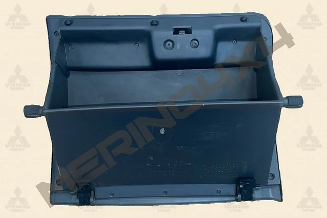 GUANTERA O COMPARTIMENTO DE ALMACENAMIENTO