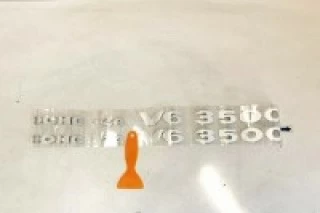 PEGATINA LATERAL DOHC-24 V6 3500 (BLANCO)