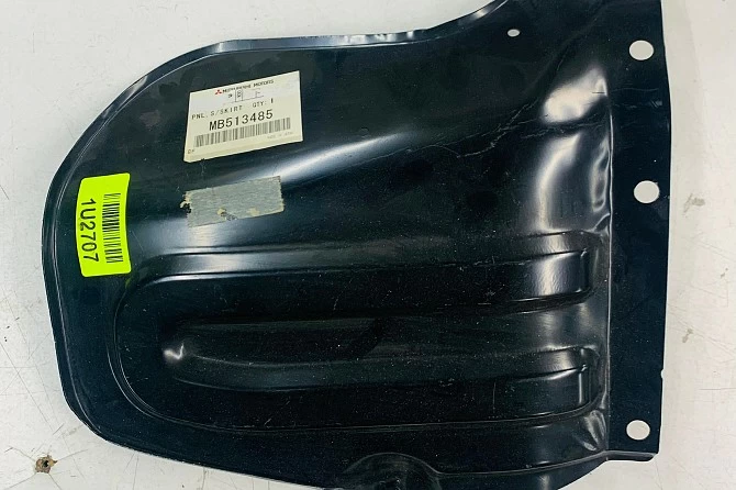 PROTECTOR LATERAL IZQUIERDO DE CARROCERIA