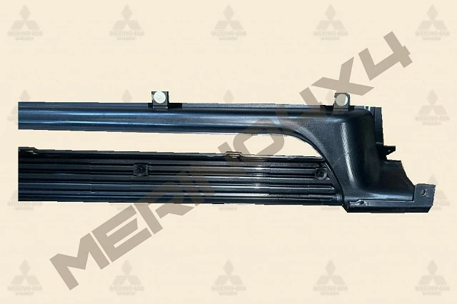 ESTRIBO LATERAL DERECHO