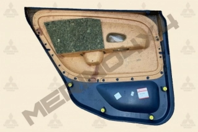 REVESTIMIENTO DE LA PUERTA TRASERA DERECHA