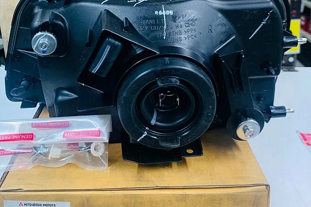 KIT FARO DERECHO PARA L200