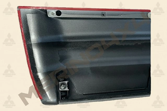 GUARNECIDO DE PUERTA DELANTERA DERECHA