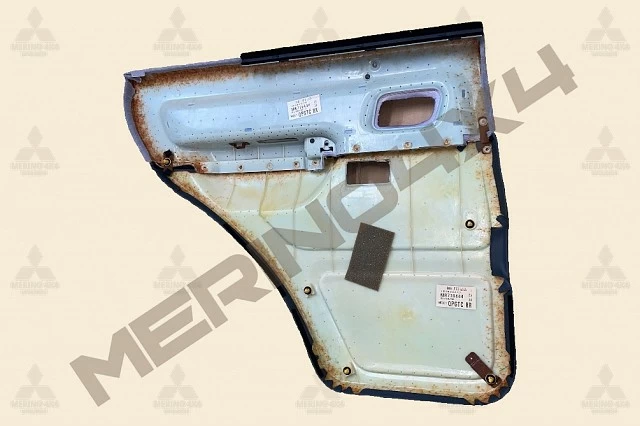 PANEL INTERIOR DE LA PUERTA TRASERA DERECHA