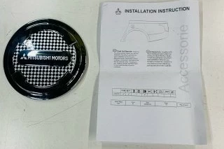 TAPA DE COMBUSTIBLE PLATEADA PARA L200