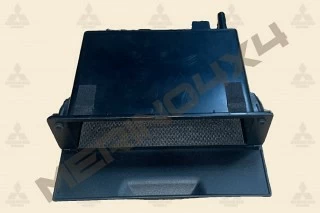 CAJ�N PARA ACCESORIOS DEL SISTEMA DE AUDIO