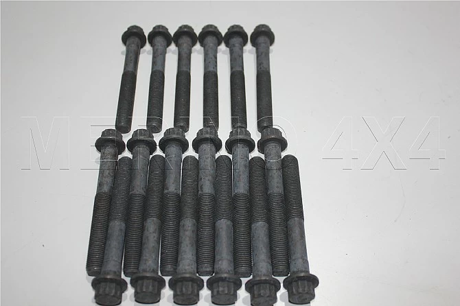 CONJUNTO DE (18) TORNILLOS PARA JUNTA DE CULATA MOTOR 2.5