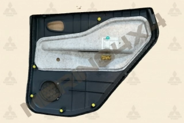 MOLDURA DE LA PUERTA TRASERA IZQUIERDA