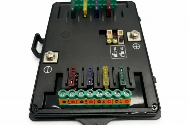 Panel de Control Digital 8 Pulsadores RGB 12V/24V Multifunción Panel de Control Digital 8 Pulsadores RGB 12V/24V Multifunción