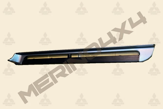 MOLDURA DE ESTRIBO LATERAL DERECHO