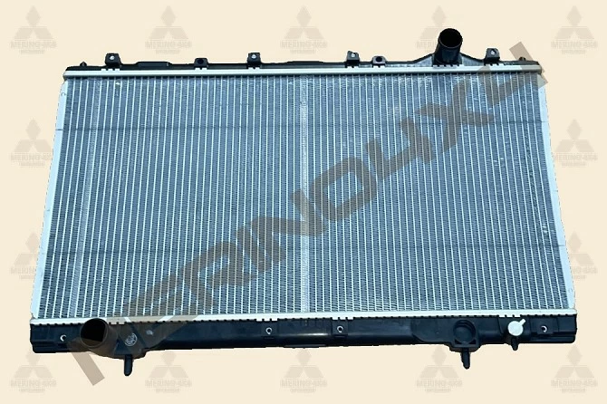 RADIADOR DE REFRIGERACI�N DEL MOTOR