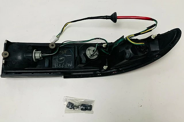 PILOTO TRASERO DERECHO PARA 3000GT