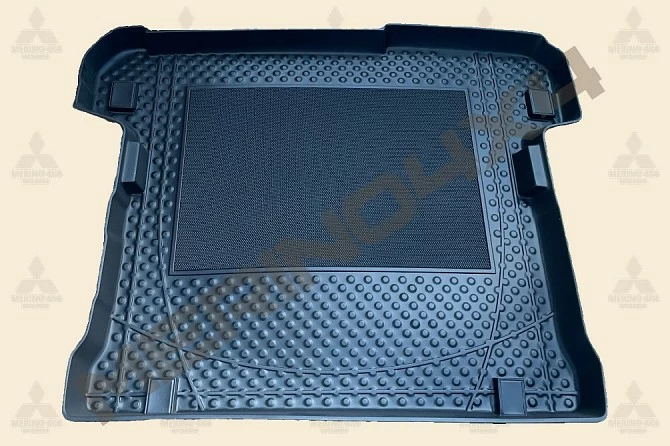 BANDEJA O TAPETE PARA EL MALETERO