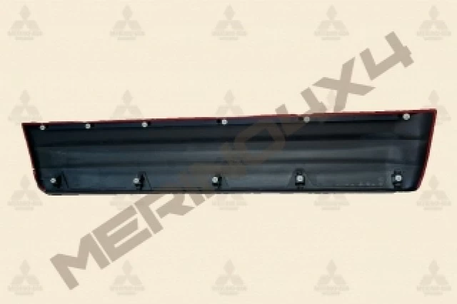 GUARNECIDO DE PUERTA DELANTERA IZQUIERDA