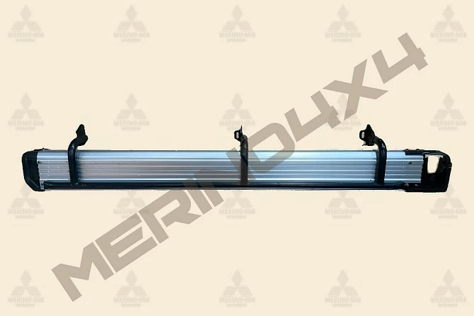 ESTRIBO LATERAL DERECHO