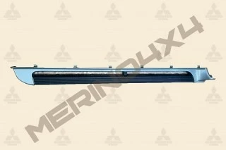 MOLDURA PARA EL ESTRIBO LATERAL IZQUIERDO