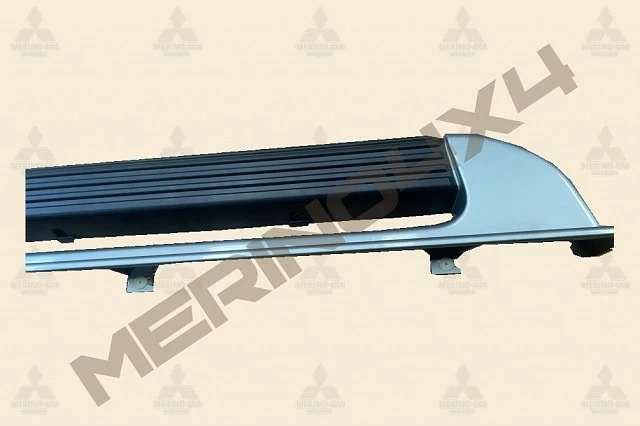 MOLDURA PARA EL ESTRIBO LATERAL IZQUIERDO