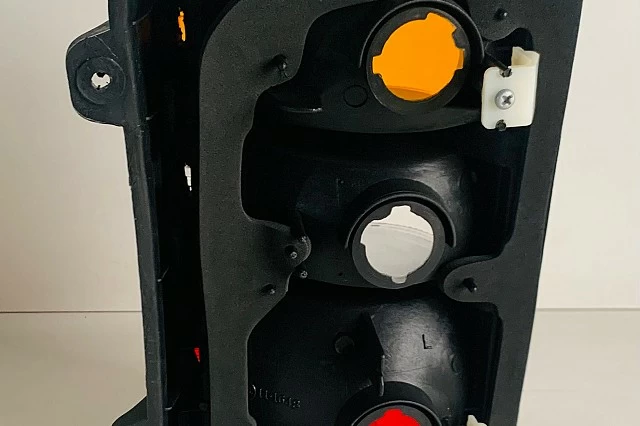 PILOTO TRASERO IZQUIERDO PARA L300