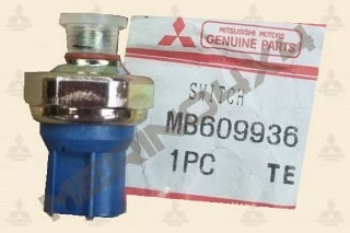 INTERRUPTOR DE PRESI�N DEL CIRCUITO DE AIRE ACONDICIONADO
