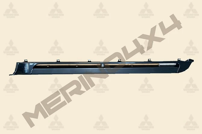 ESTRIBO LATERAL DERECHO